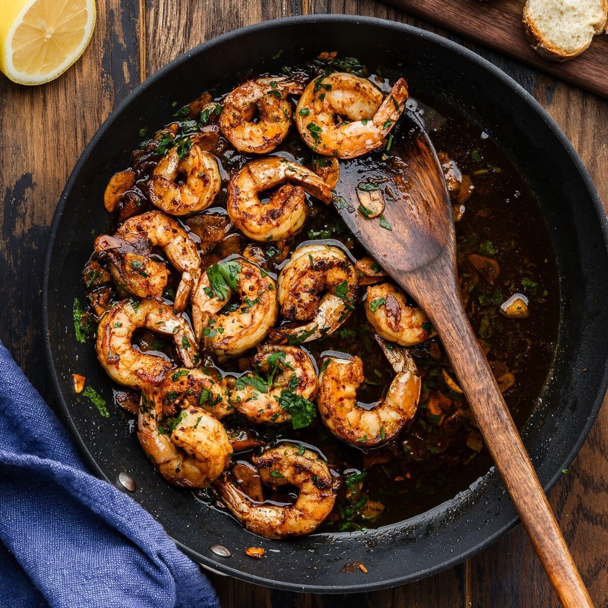 Gambas al ajillo: cinco ingredientes, cinco minutos